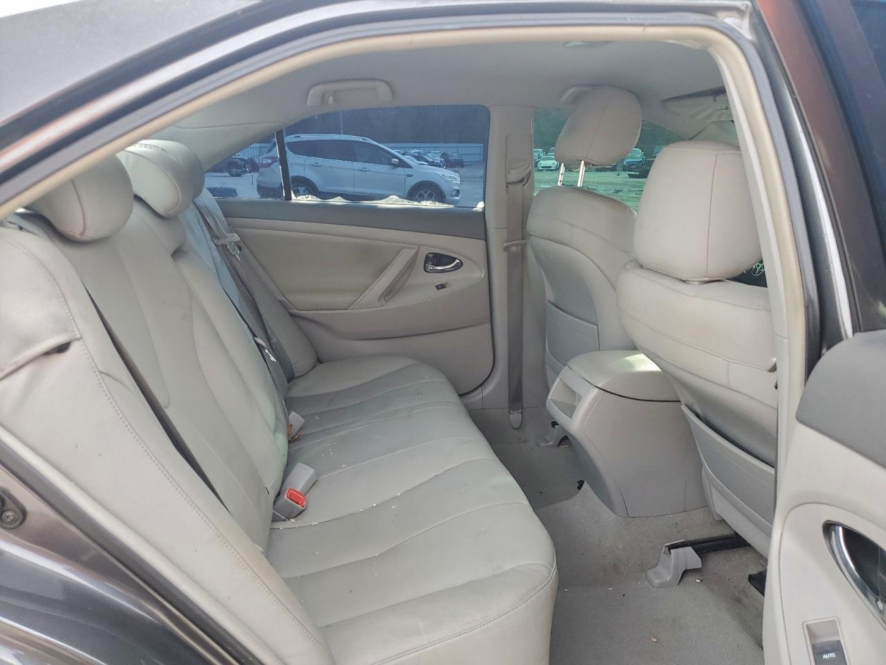 2010 TOYOTA CAMRY BASE photo 10