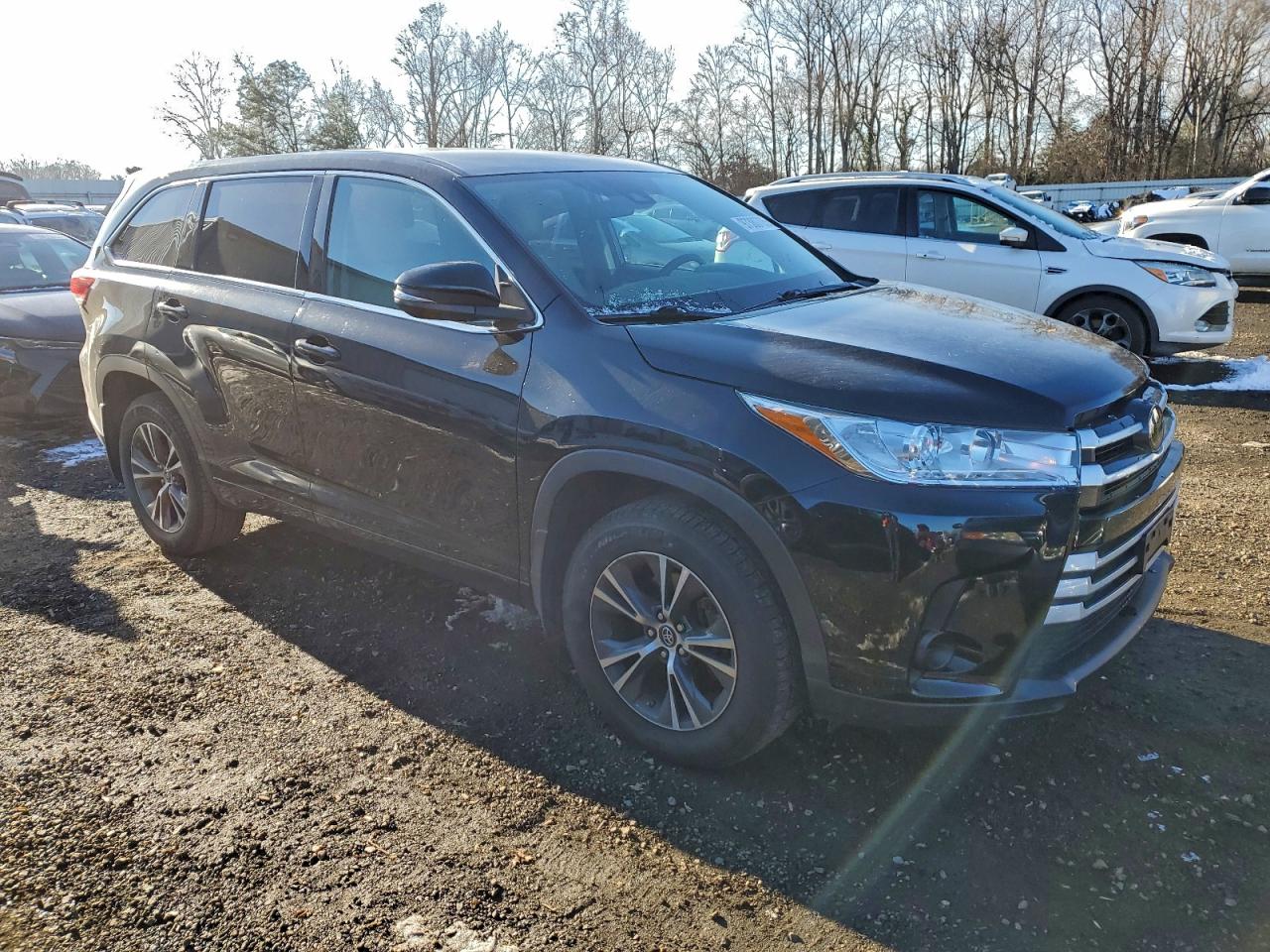 2018 TOYOTA HIGHLANDER LE photo 4