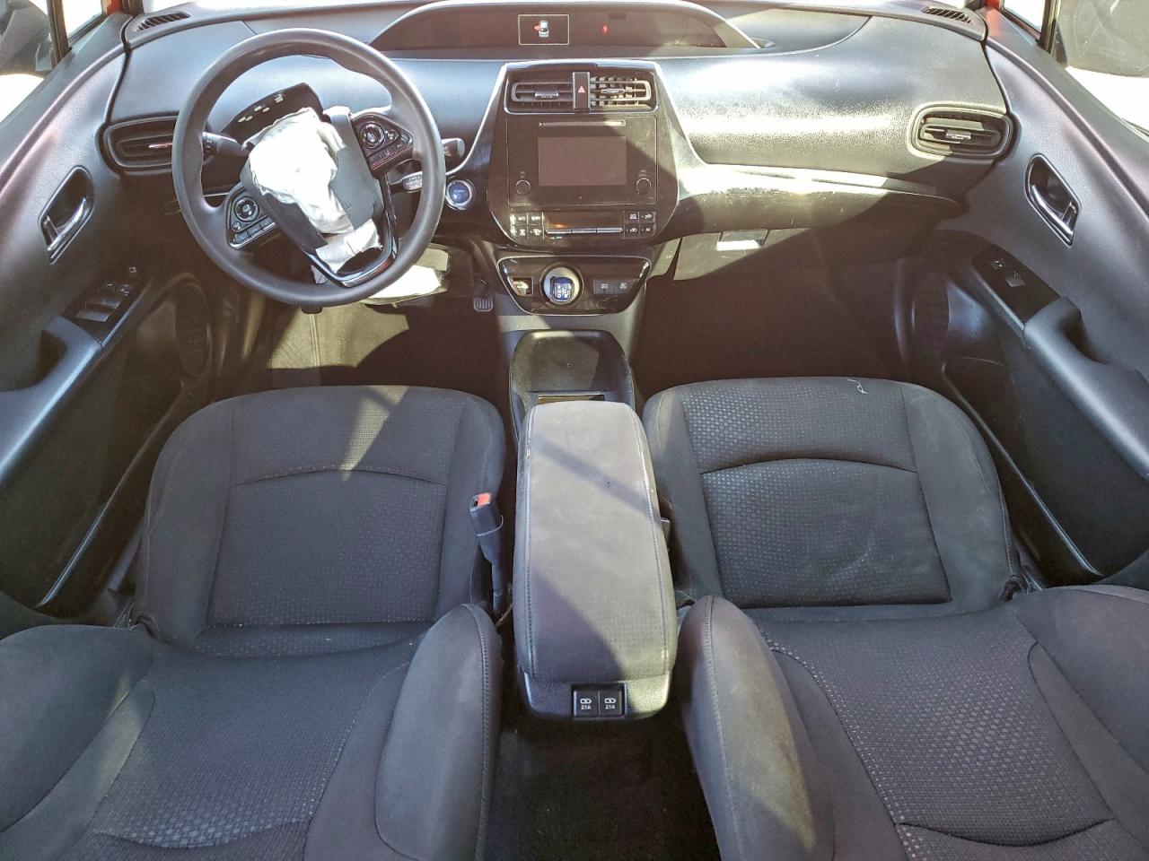 2019 TOYOTA PRIUS photo 8
