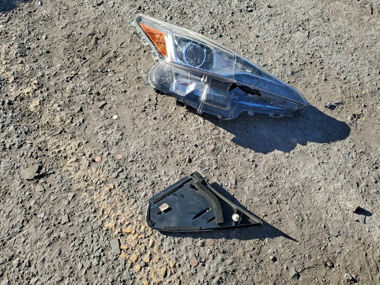 2019 TOYOTA PRIUS photo 12