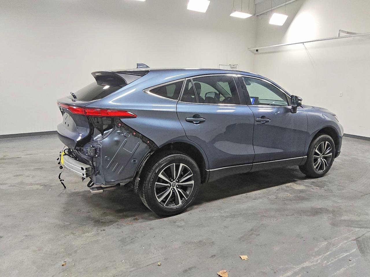 2024 TOYOTA VENZA LE photo 5