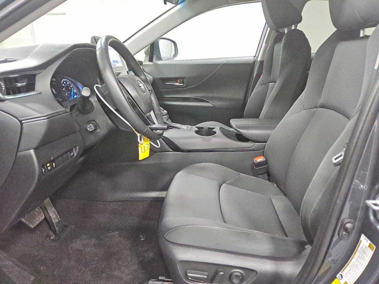 2024 TOYOTA VENZA LE photo 13
