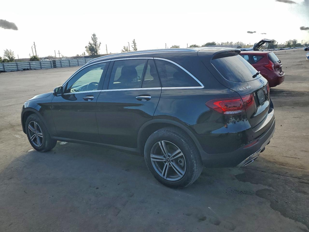 2020 MERCEDES-BENZ GLC 300 photo 3