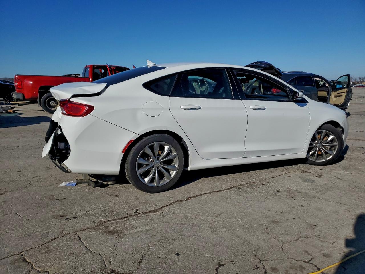 2015 CHRYSLER 200 S photo 3
