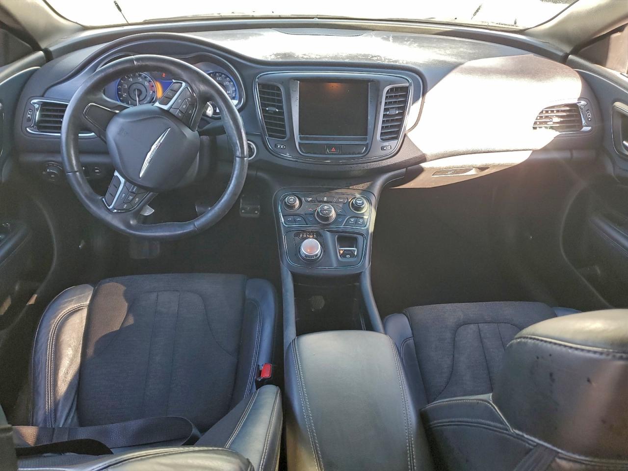 2015 CHRYSLER 200 S photo 8