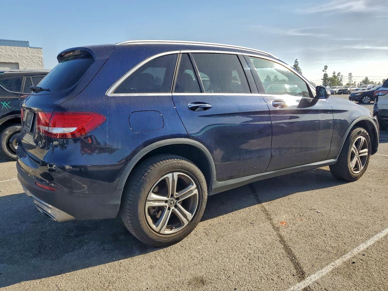 2018 MERCEDES-BENZ GLC 300 photo 3
