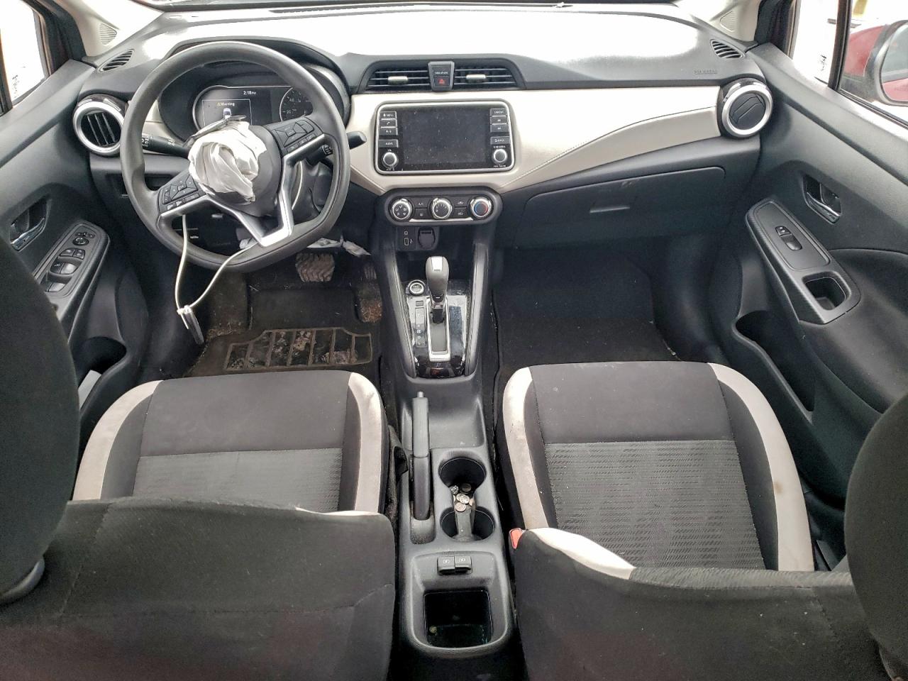 2021 NISSAN VERSA SV photo 8