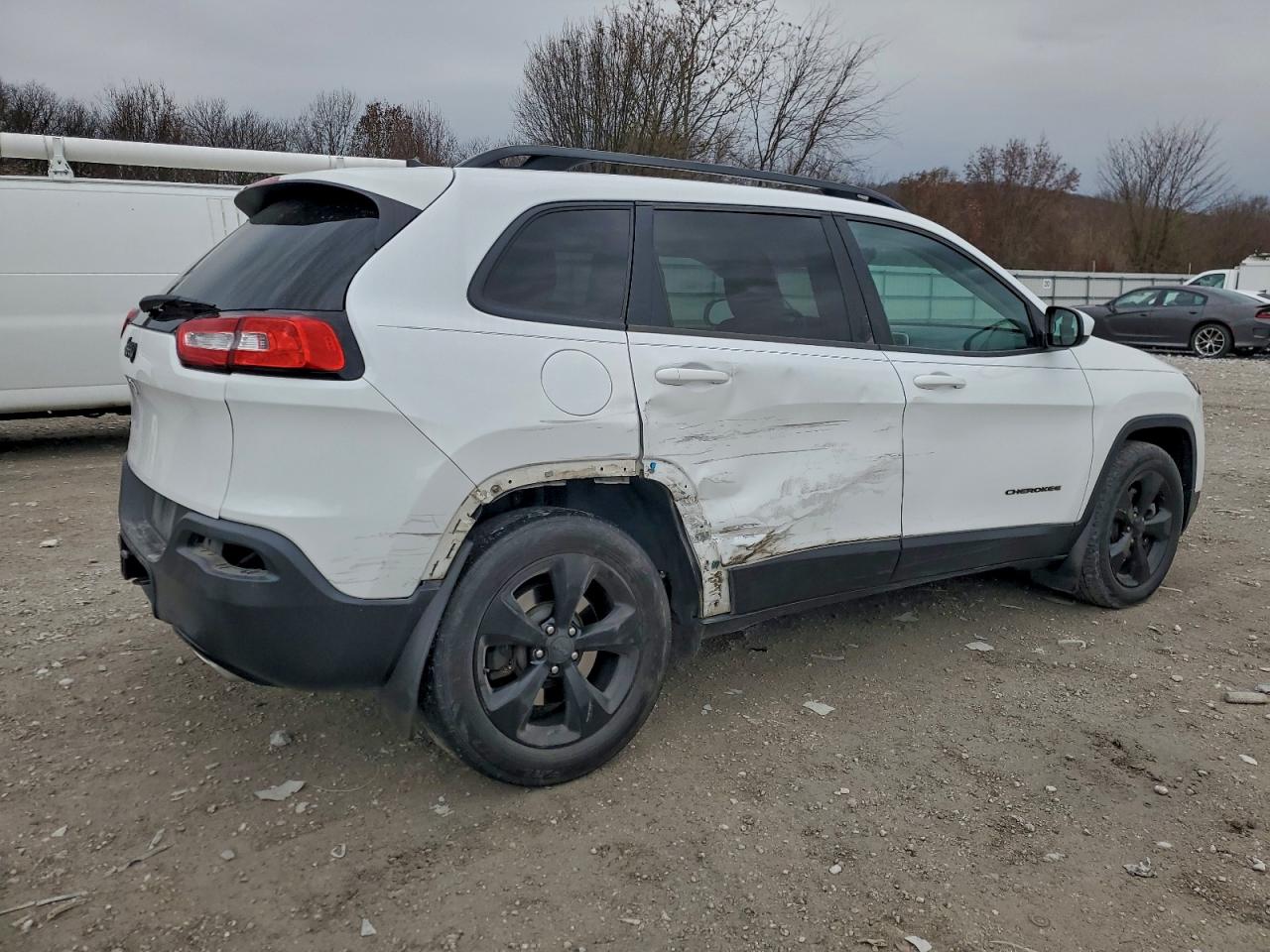 2018 JEEP CHEROKEE LATITUDE photo 3