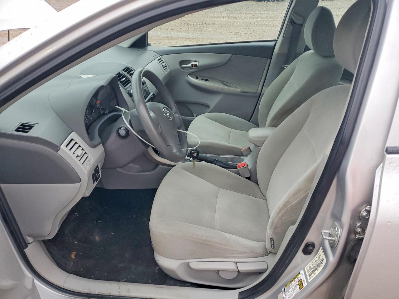 2010 TOYOTA COROLLA BASE photo 7