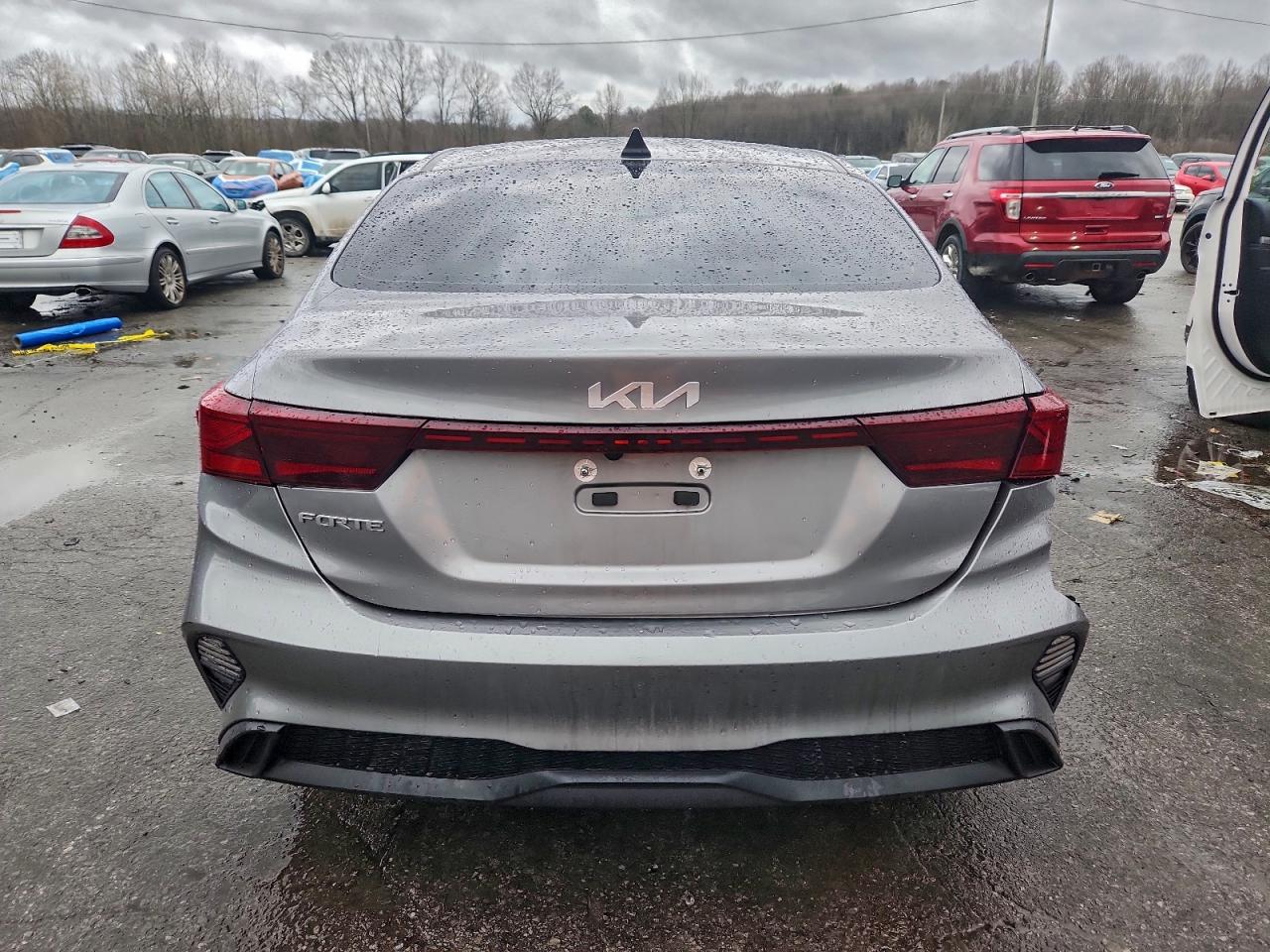 2023 KIA FORTE LX photo 6