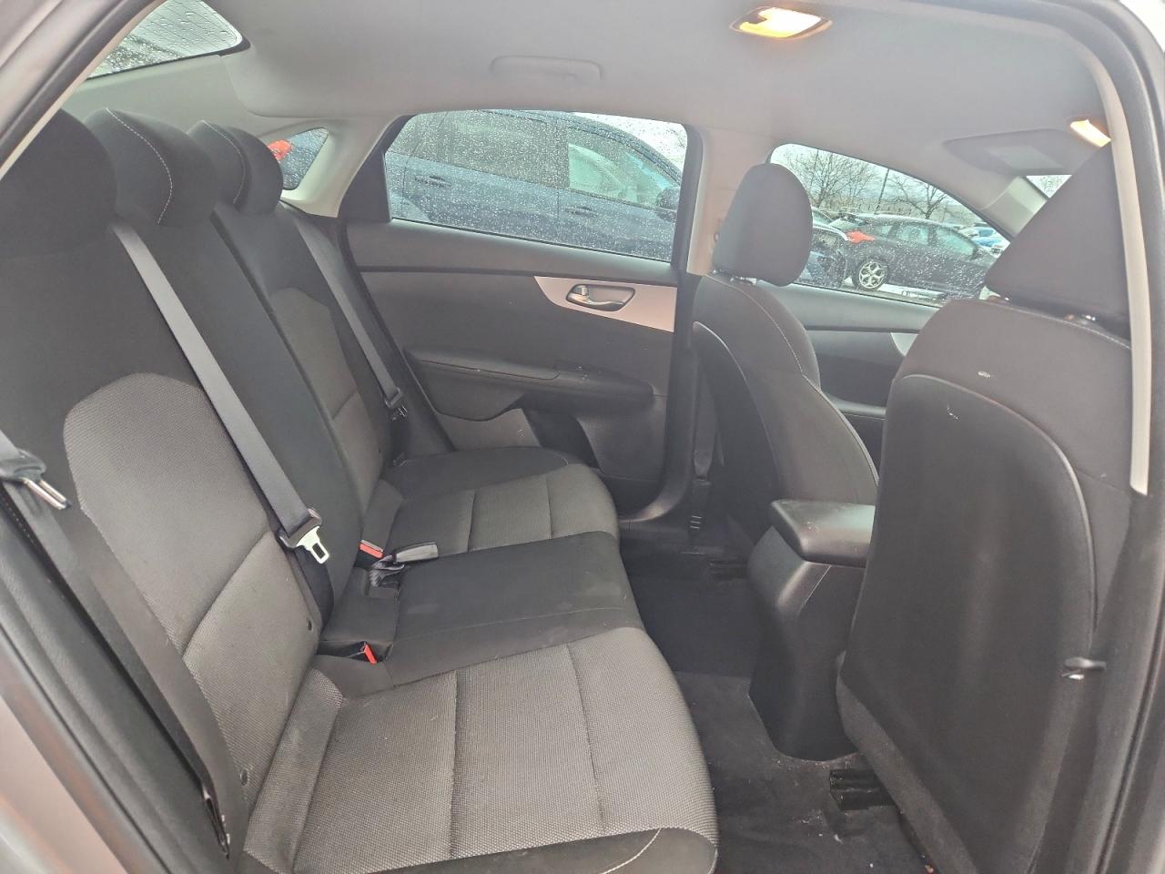 2023 KIA FORTE LX photo 10