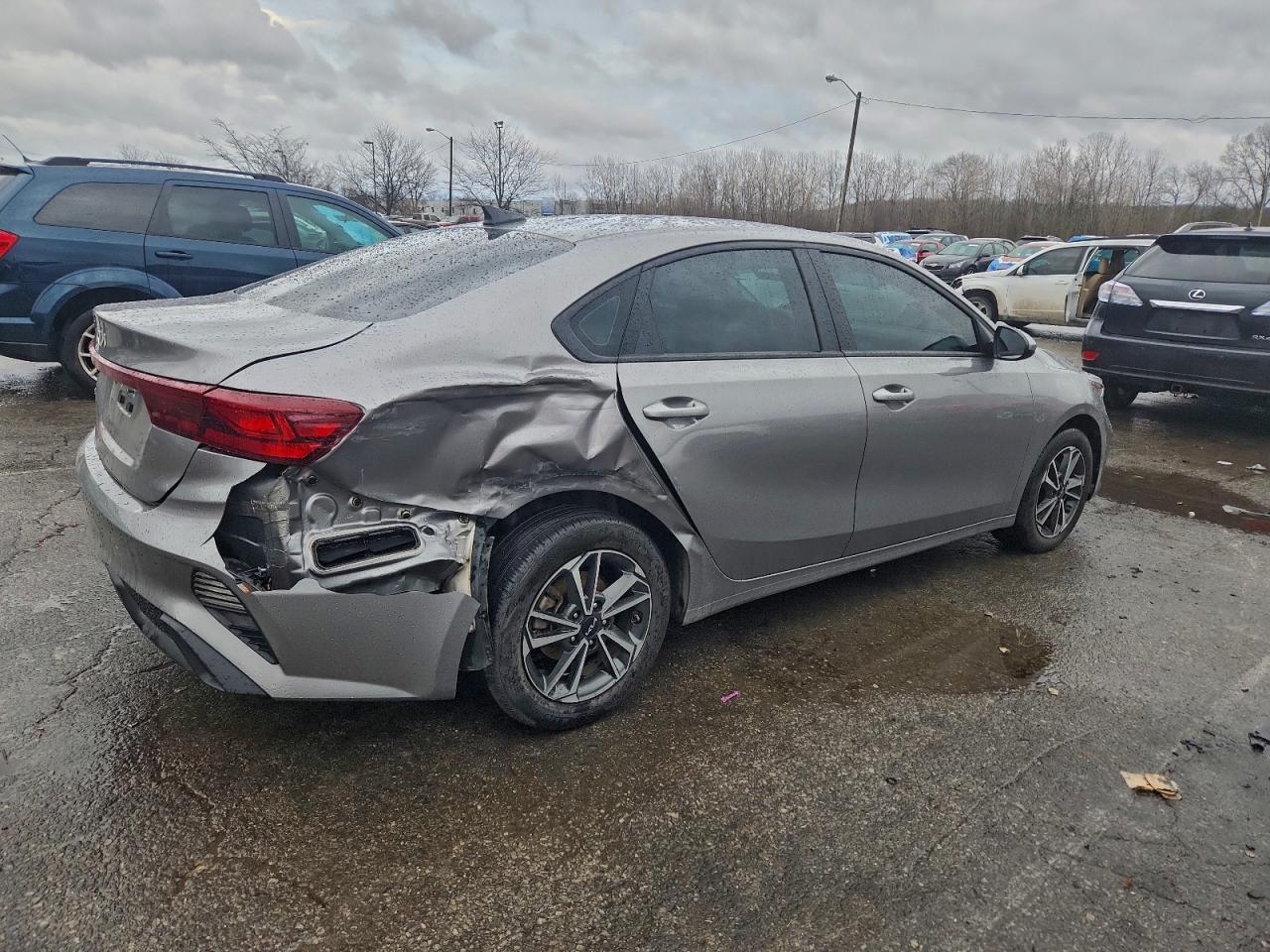 2023 KIA FORTE LX photo 3