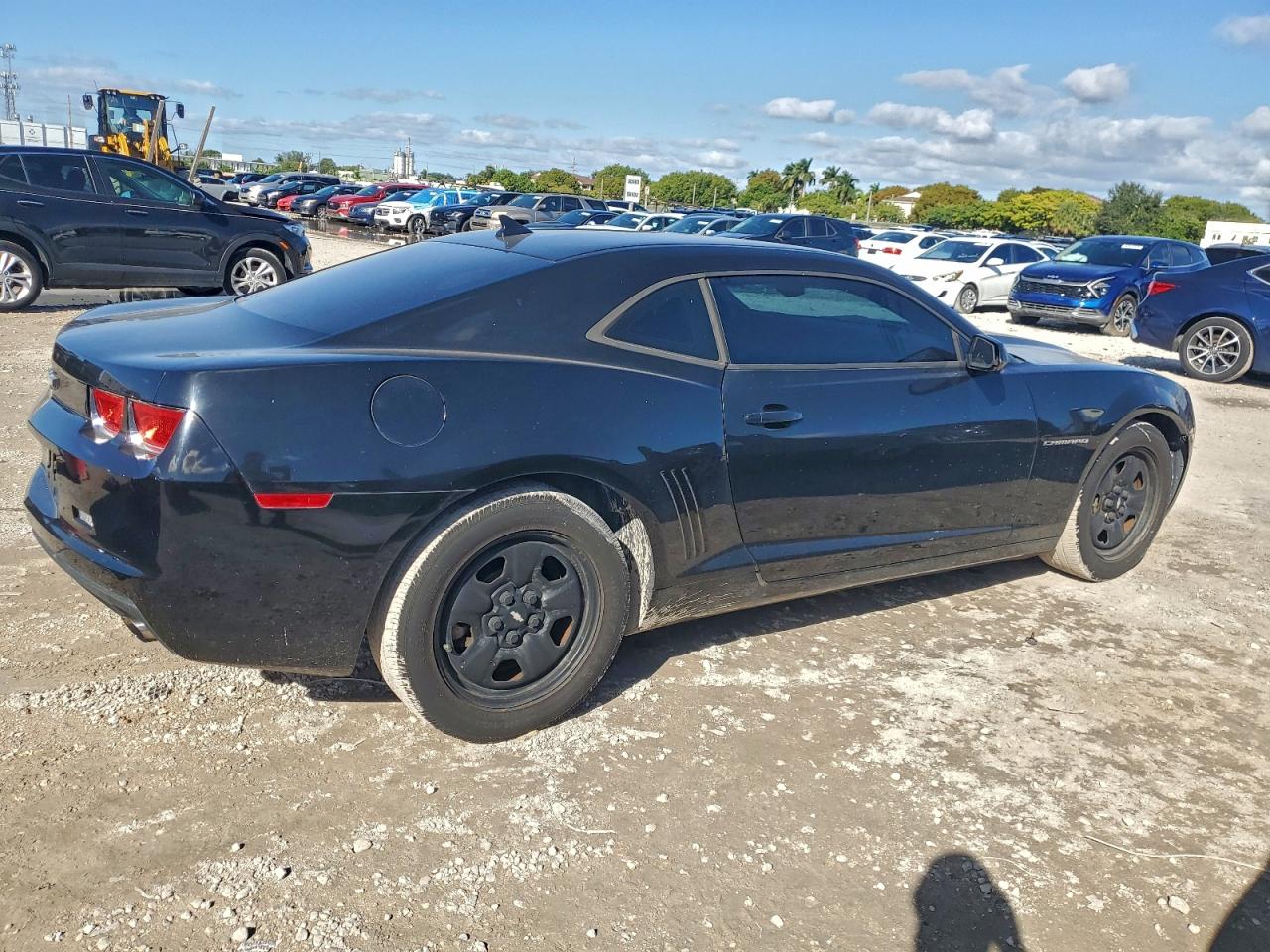 2011 CHEVROLET CAMARO LS photo 5