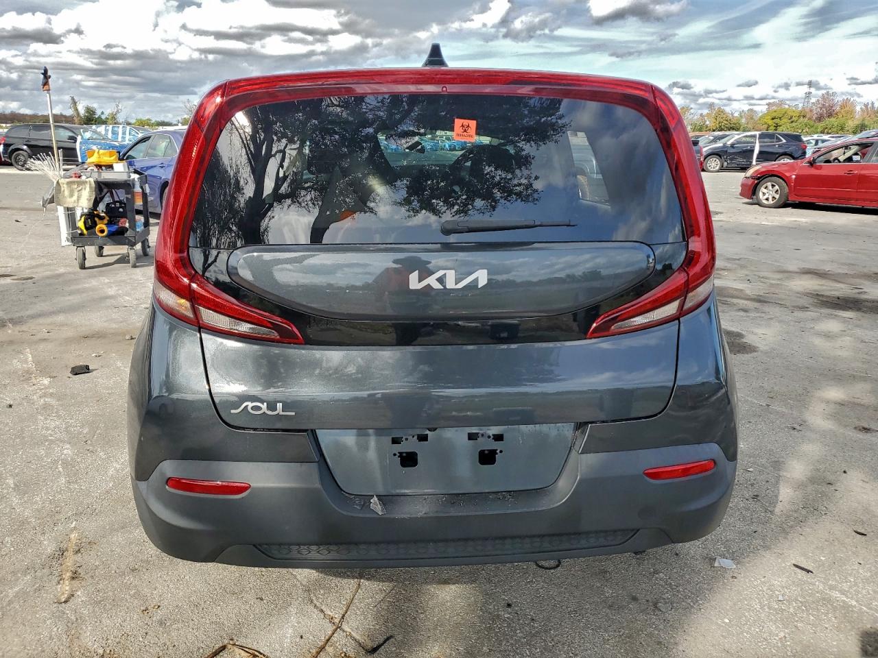 2022 KIA SOUL LX photo 11