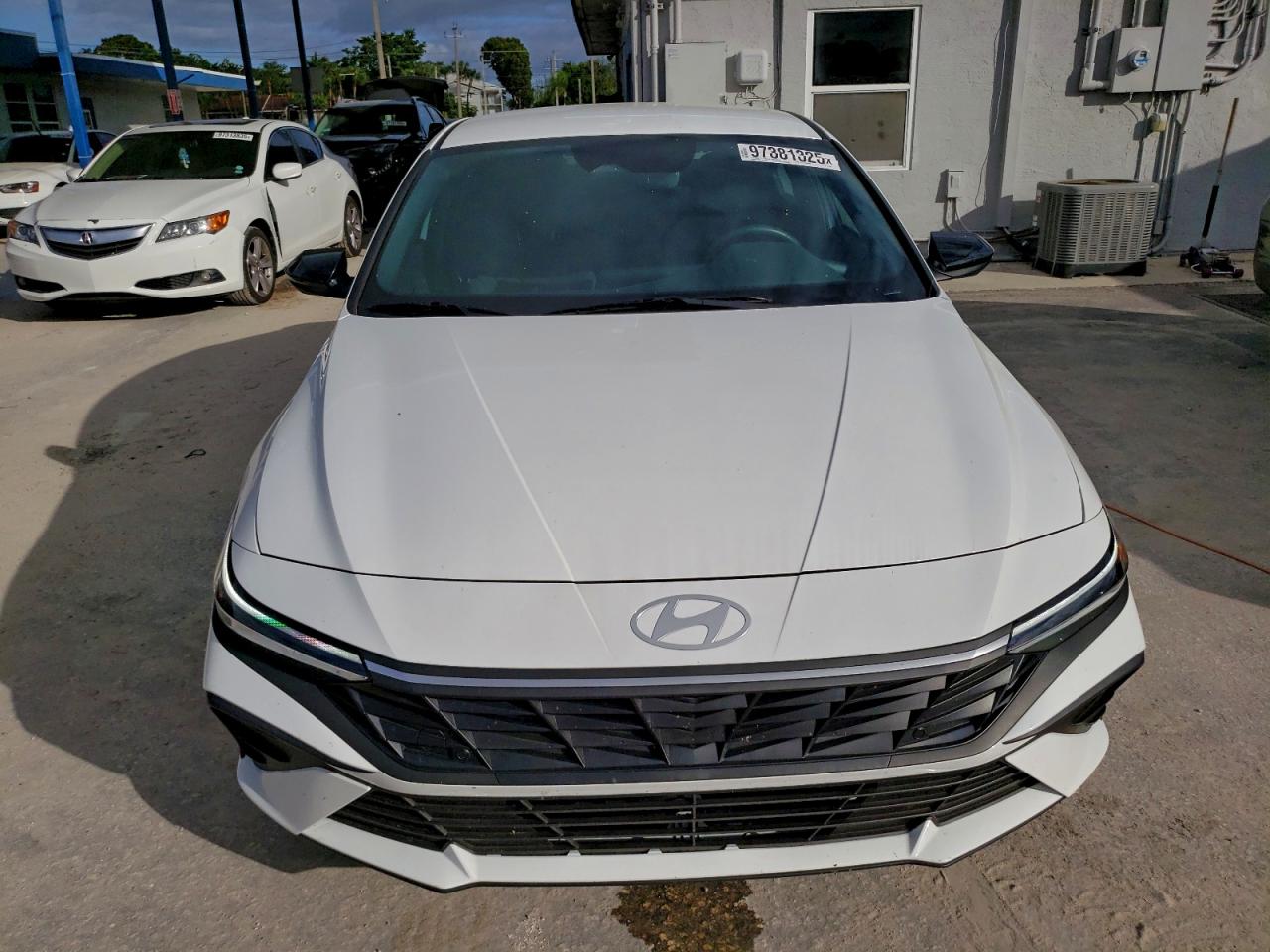 2025 HYUNDAI ELANTRA BLUE photo 5