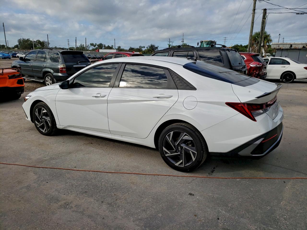 2025 HYUNDAI ELANTRA BLUE photo 2