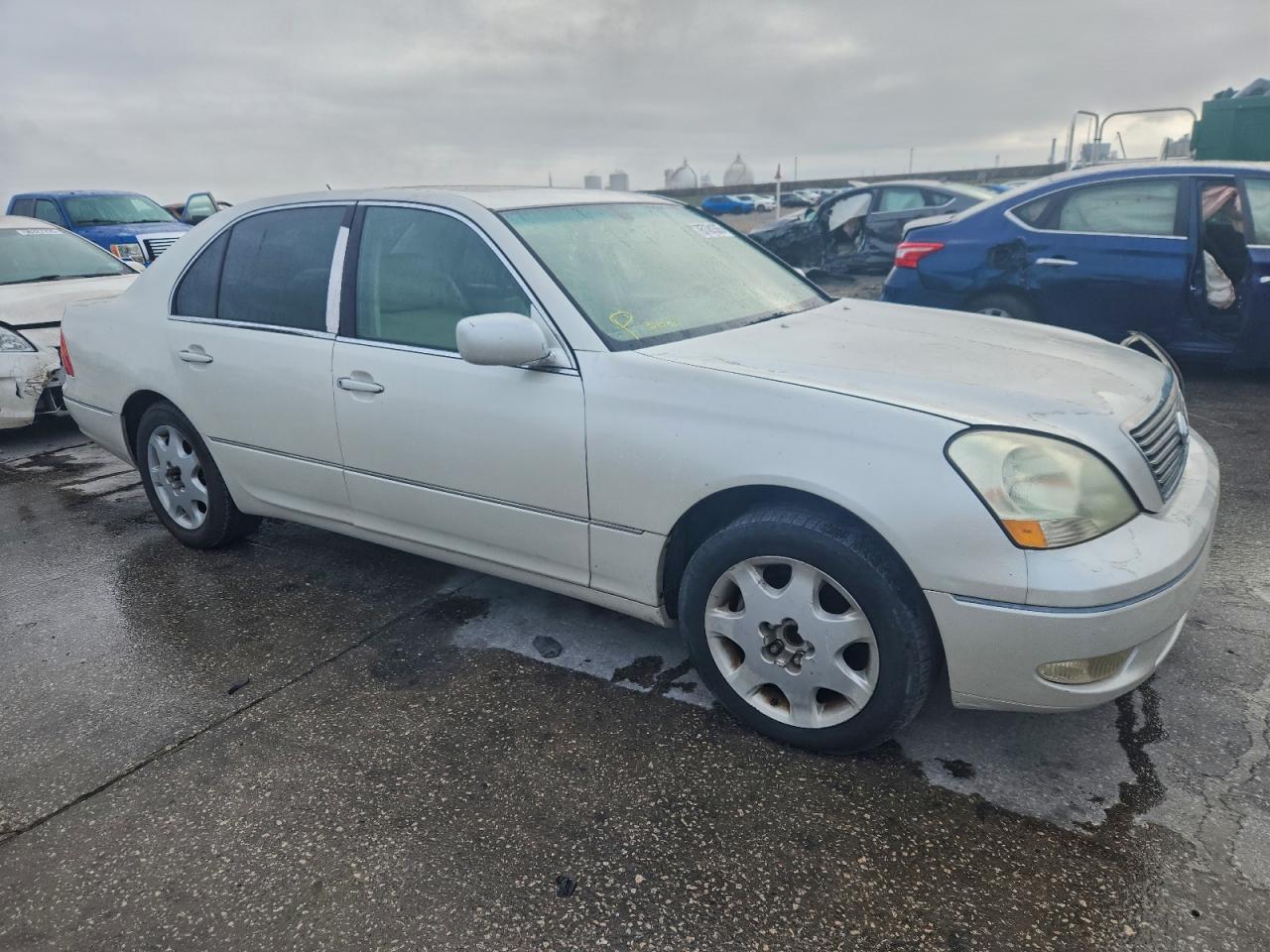 2002 LEXUS LS 430 photo 4
