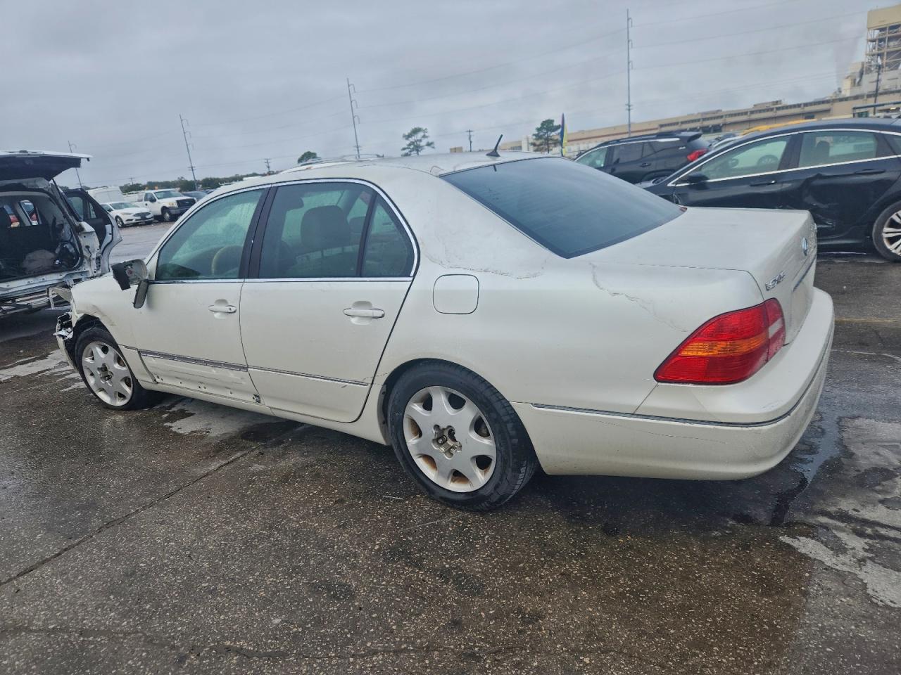 2002 LEXUS LS 430 photo 2