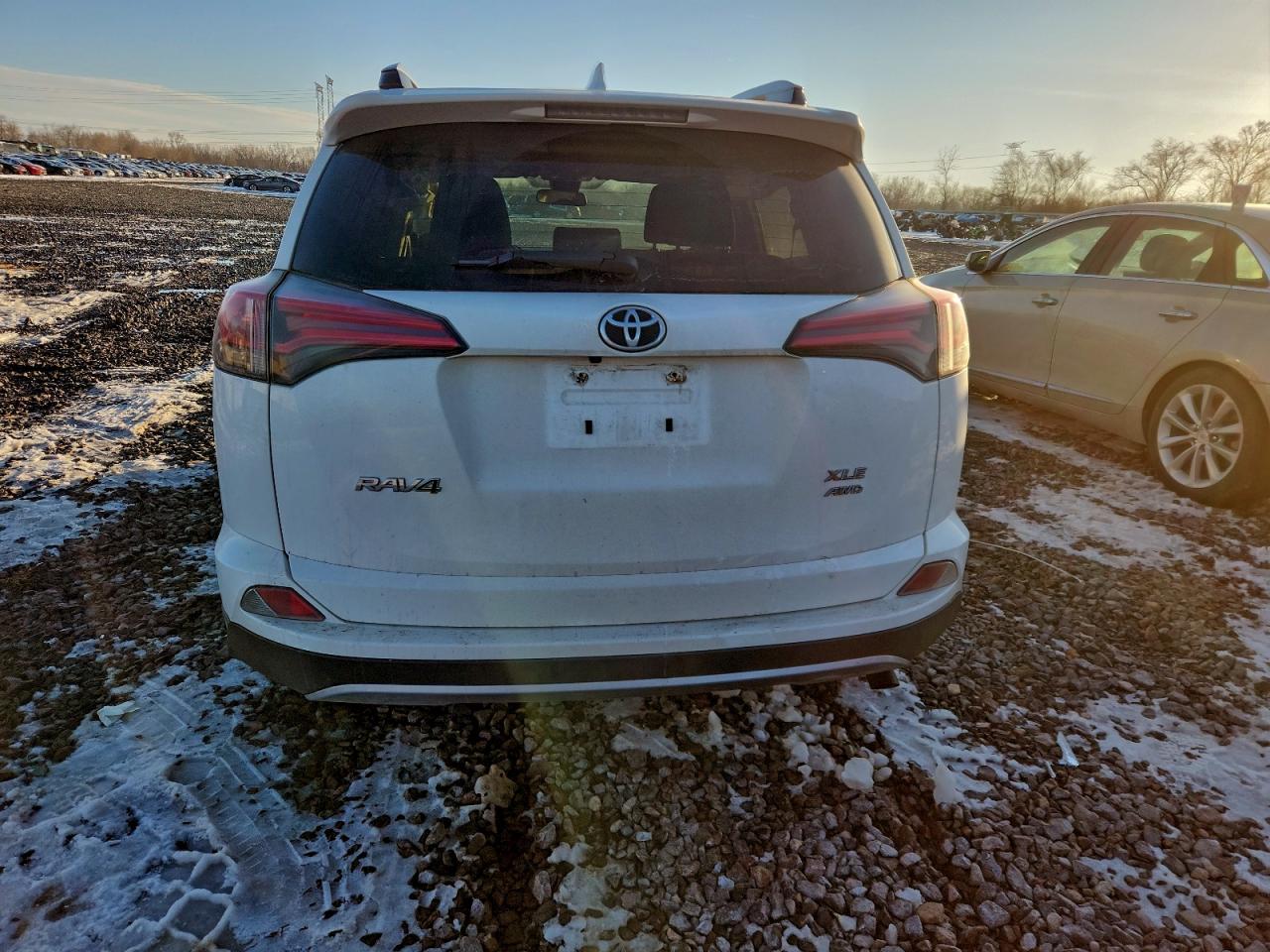 2018 TOYOTA RAV4 ADVENTURE photo 6