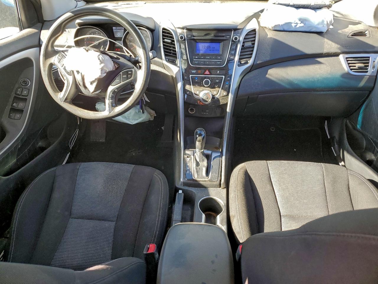 2016 HYUNDAI ELANTRA GT photo 8