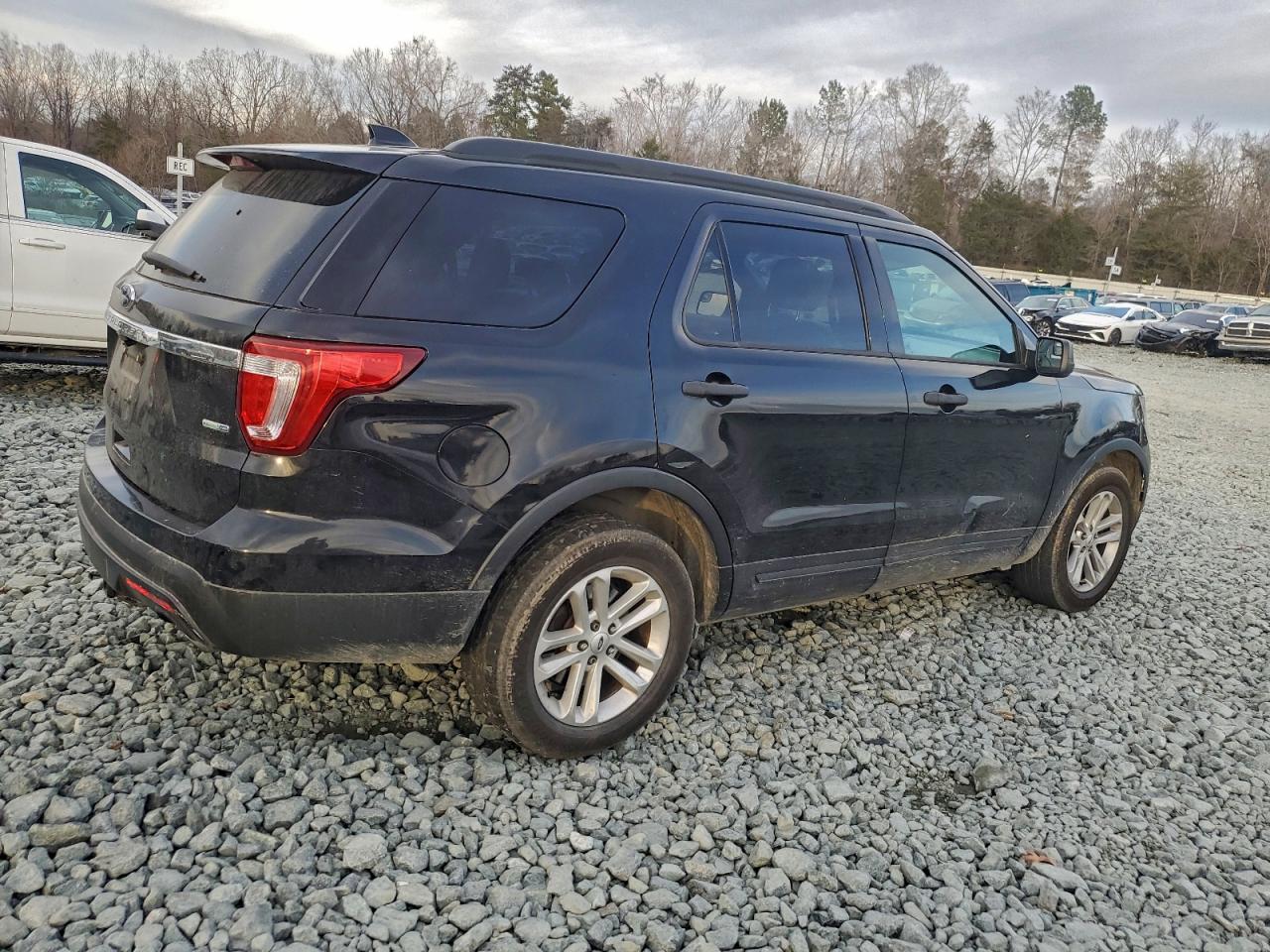 2017 FORD EXPLORER photo 3