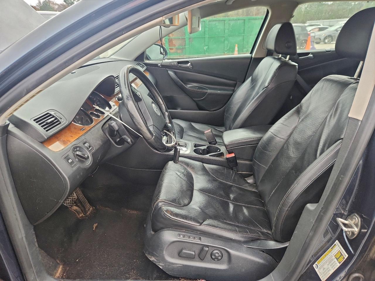 2008 VOLKSWAGEN PASSAT WAGON LUX photo 7
