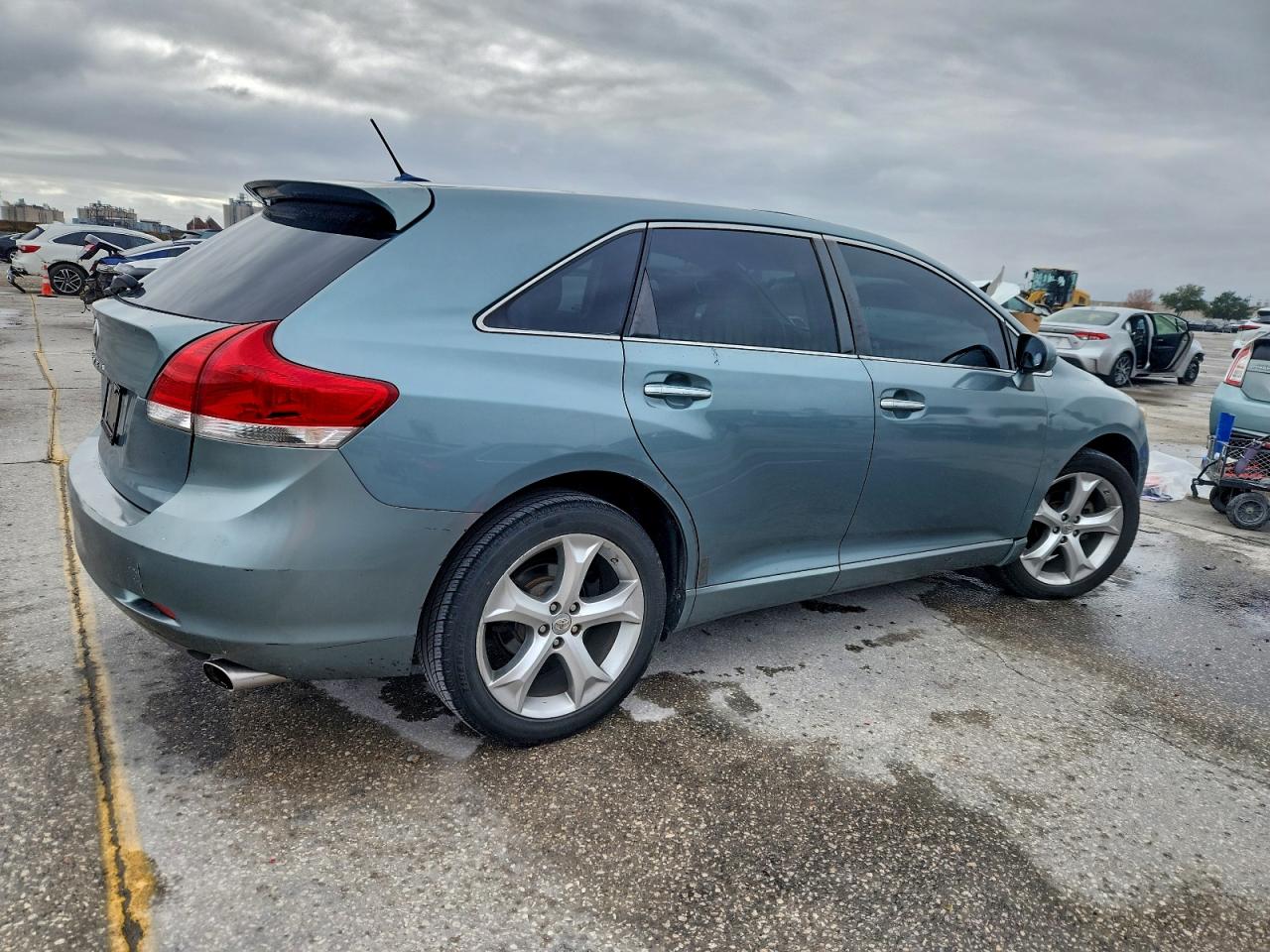2009 TOYOTA VENZA photo 3