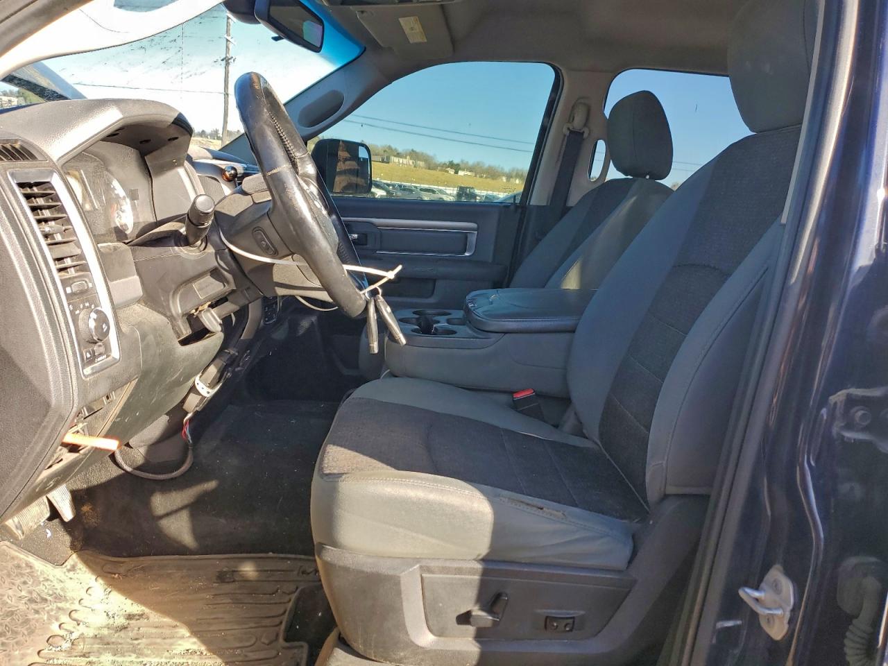 2014 RAM 1500 SLT photo 7