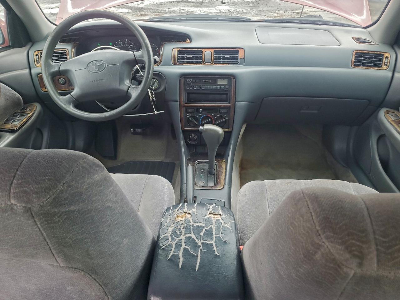 1997 TOYOTA CAMRY CE photo 8