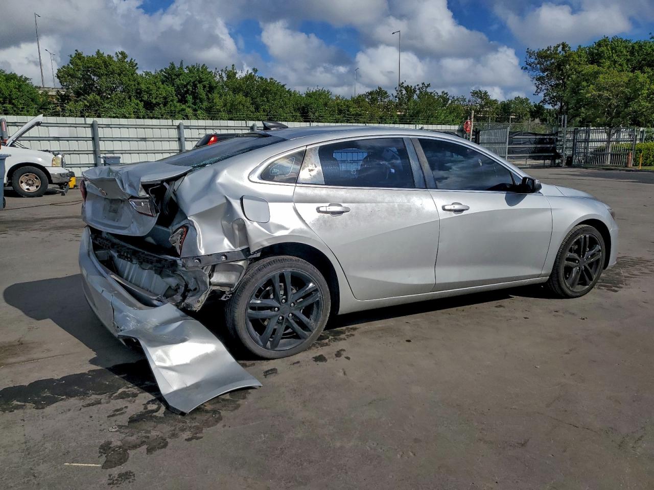 2018 CHEVROLET MALIBU LT photo 3