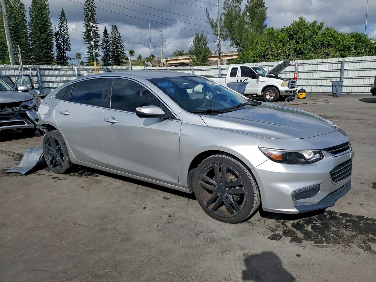 2018 CHEVROLET MALIBU LT photo 4