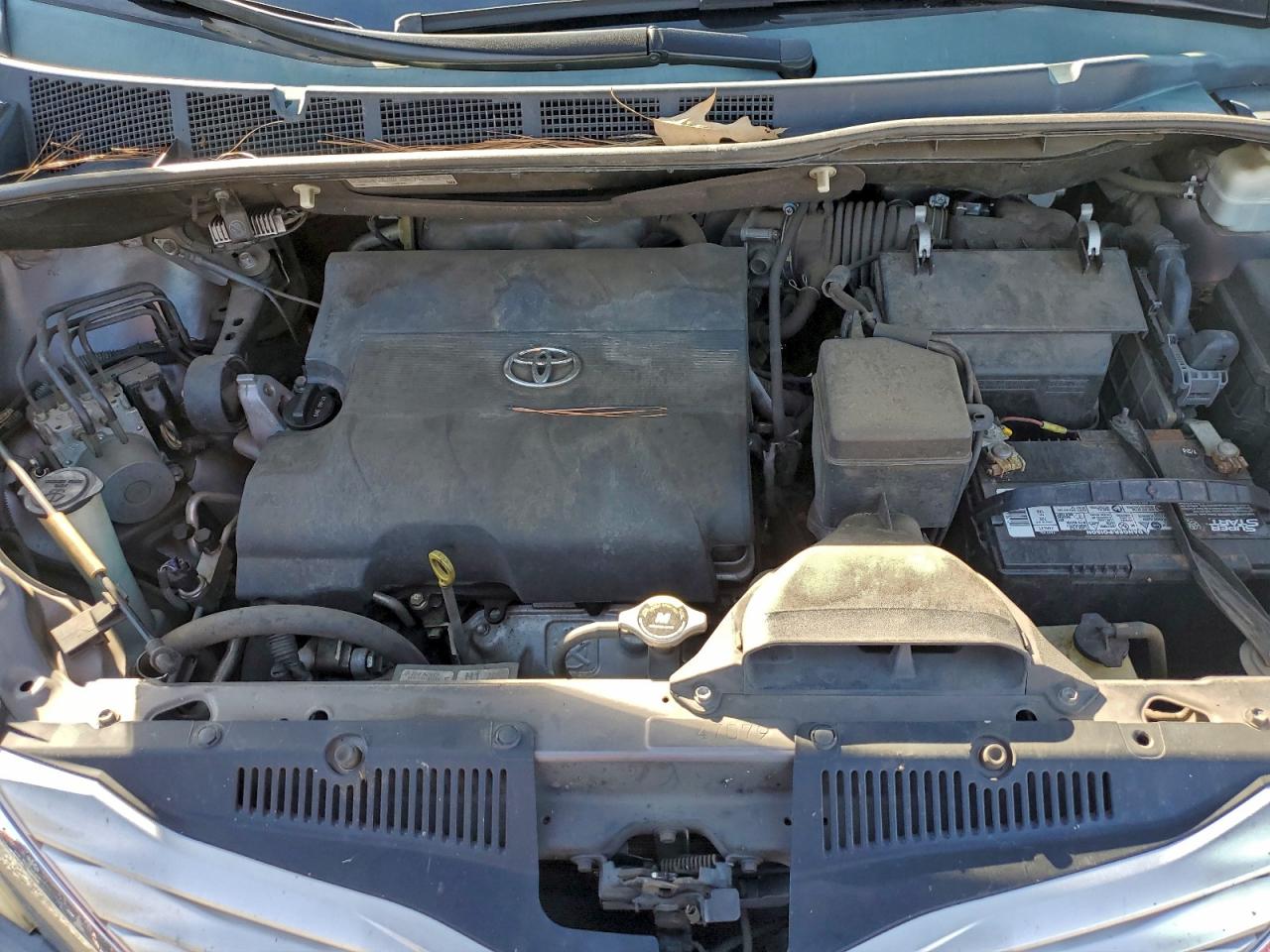 2014 TOYOTA SIENNA XLE photo 11