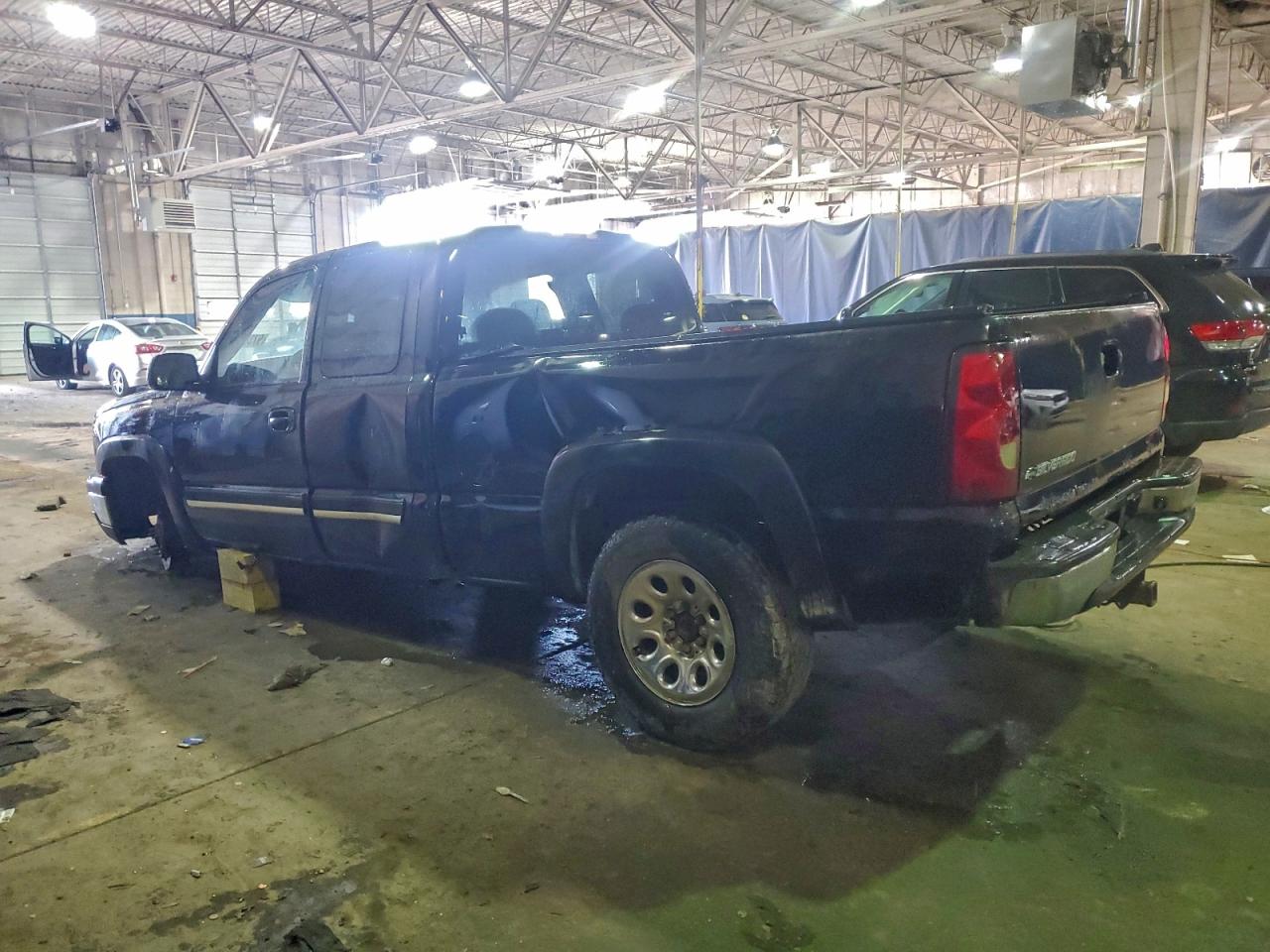 2006 CHEVROLET SILVERADO C1500 photo 2
