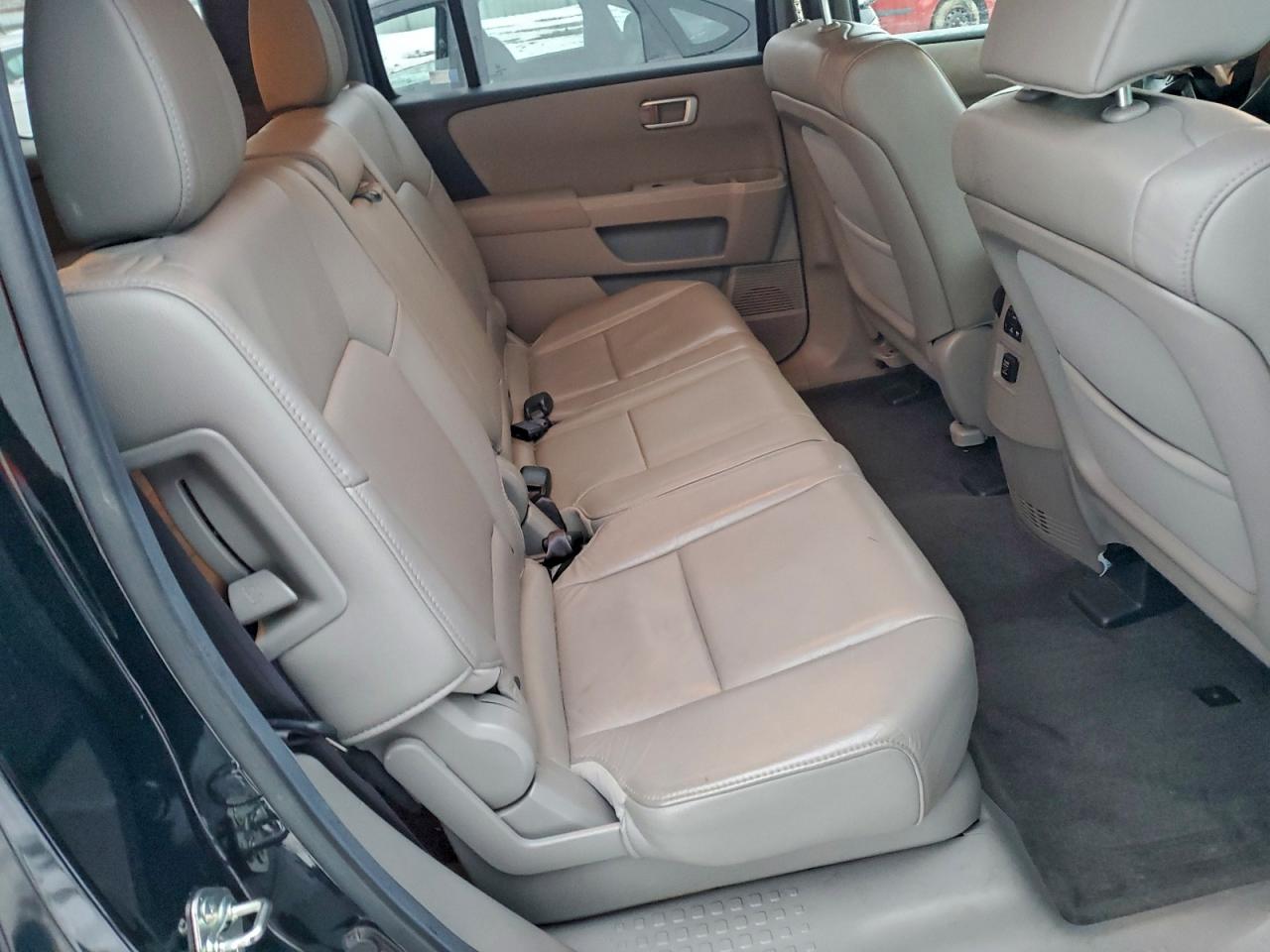 2013 HONDA PILOT EXLN photo 11