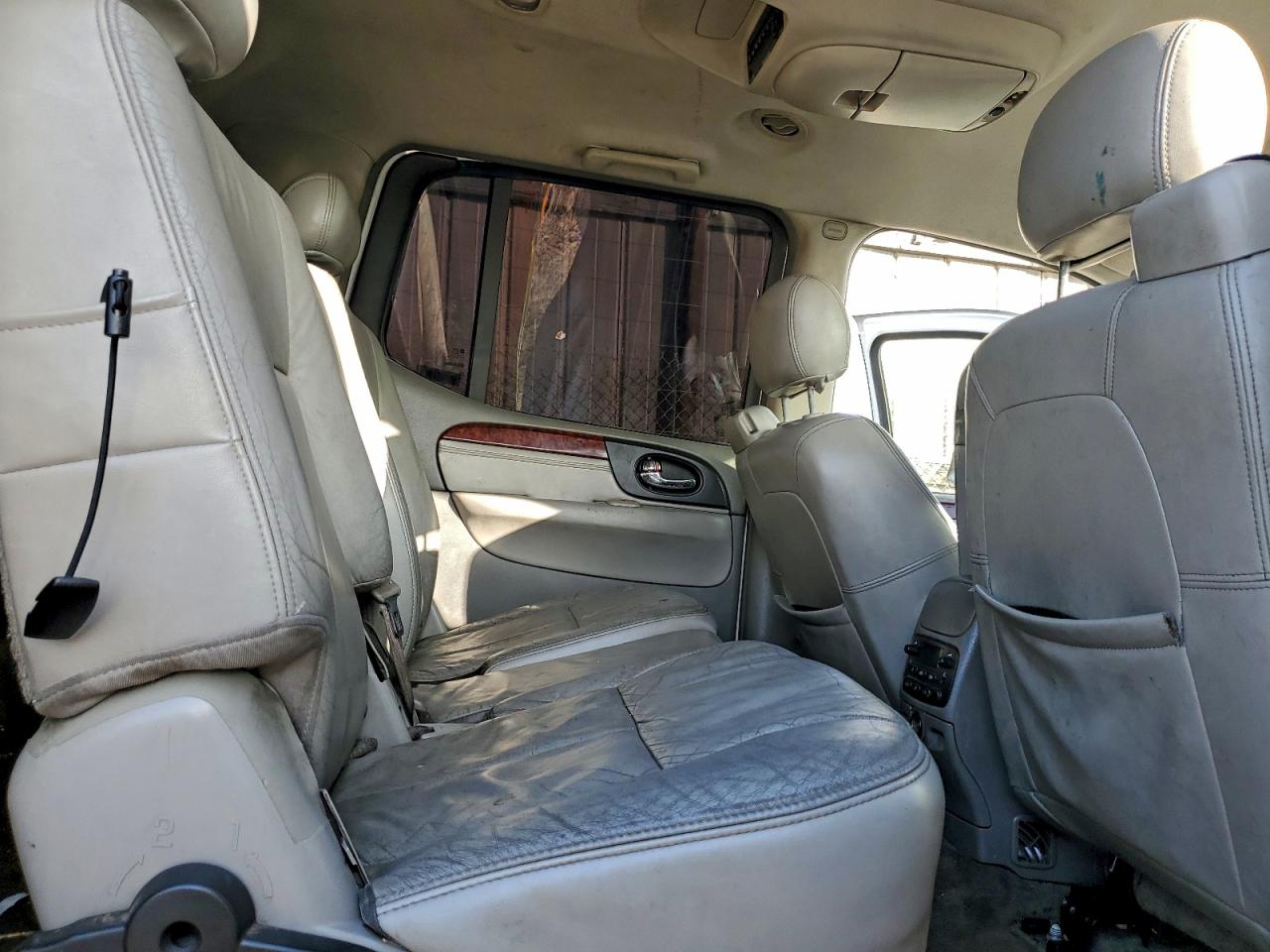 2005 GMC ENVOY DENALI XL photo 11