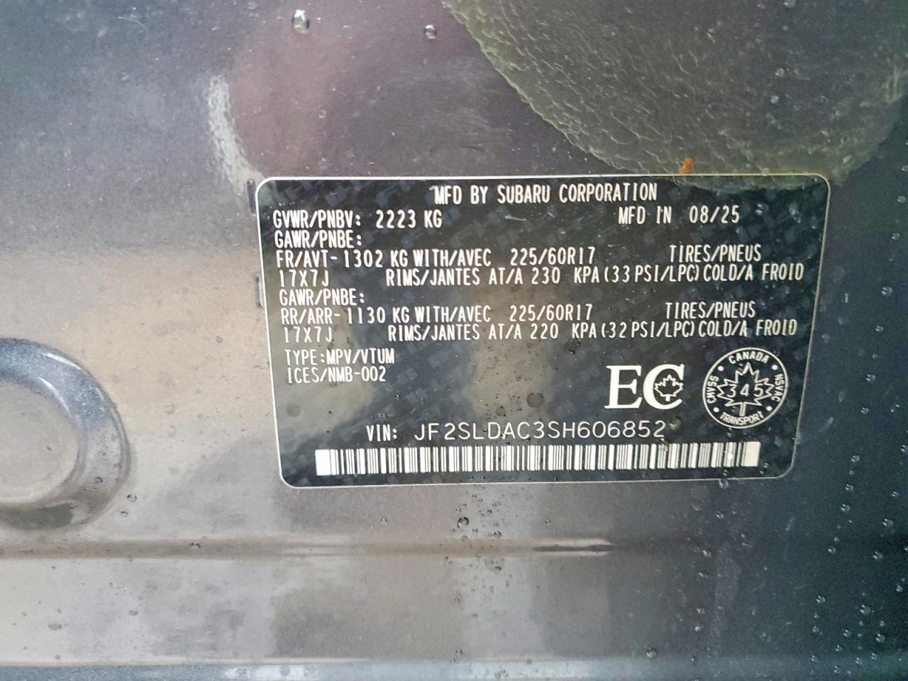 2025 SUBARU FORESTER photo 12
