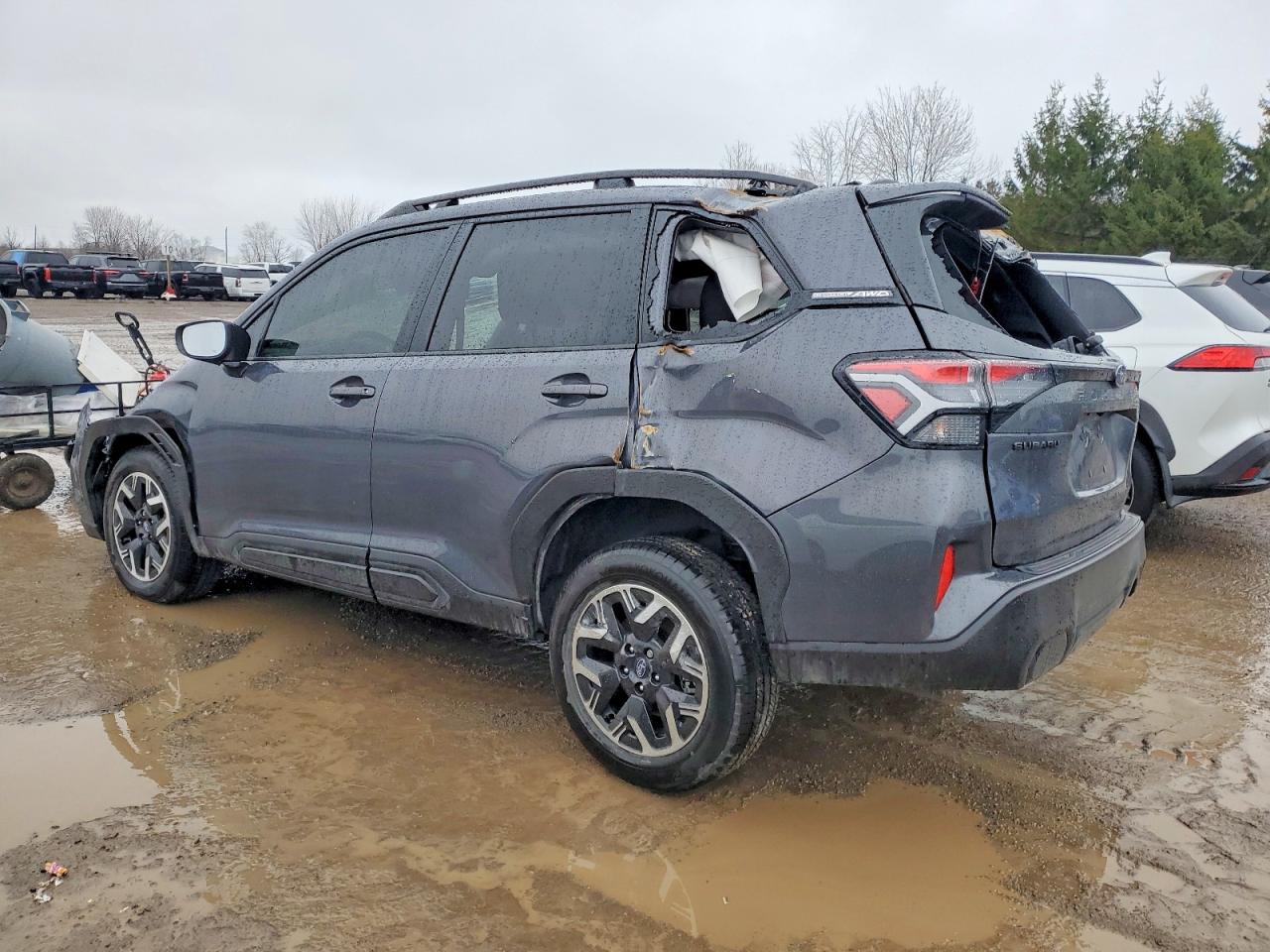 2025 SUBARU FORESTER photo 2