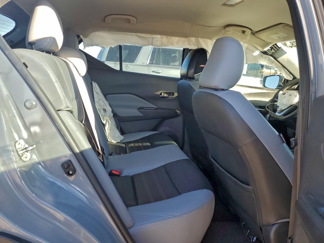 2022 NISSAN KICKS SR photo 11