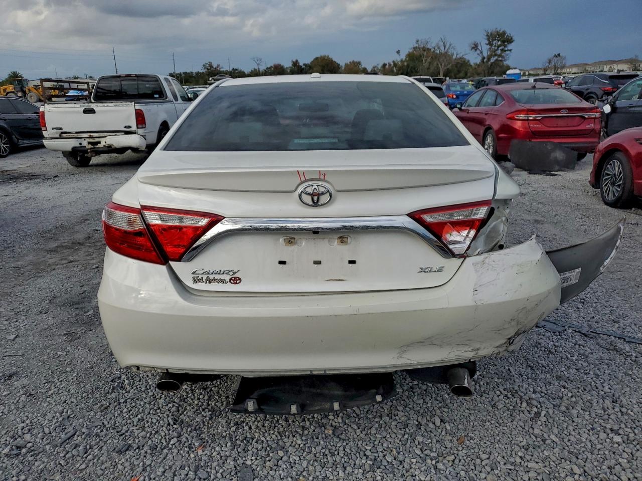 2017 TOYOTA CAMRY XSE photo 16