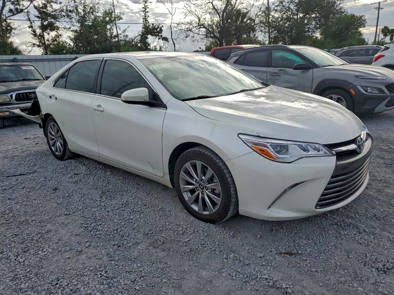2017 TOYOTA CAMRY XSE photo 10