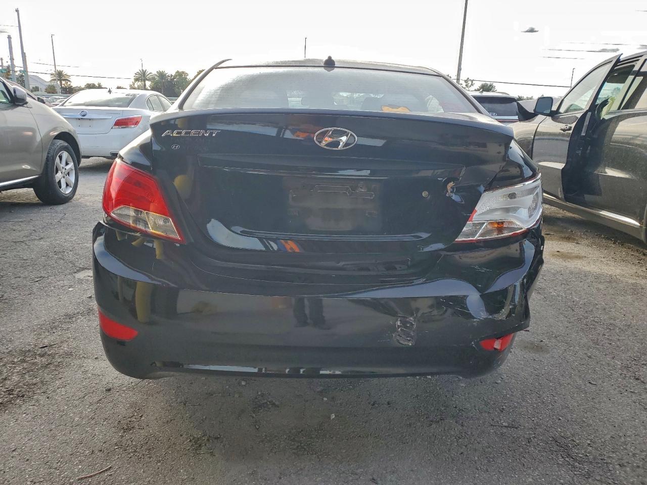 2015 HYUNDAI ACCENT GLS photo 6