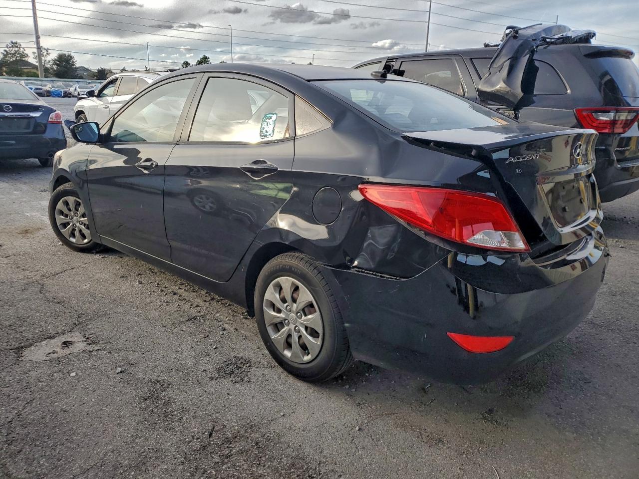 2015 HYUNDAI ACCENT GLS photo 2
