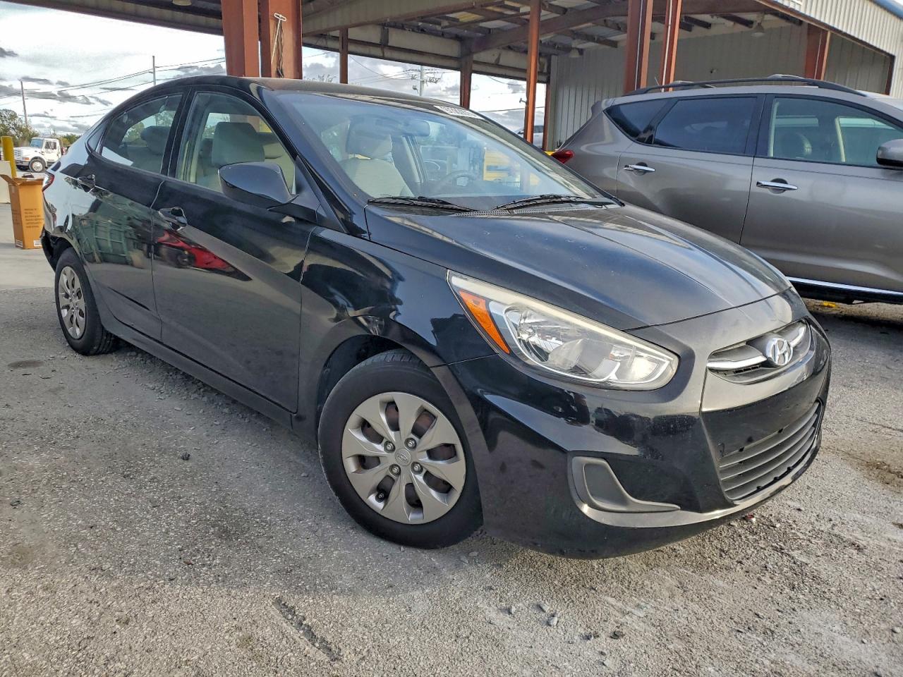2015 HYUNDAI ACCENT GLS photo 4