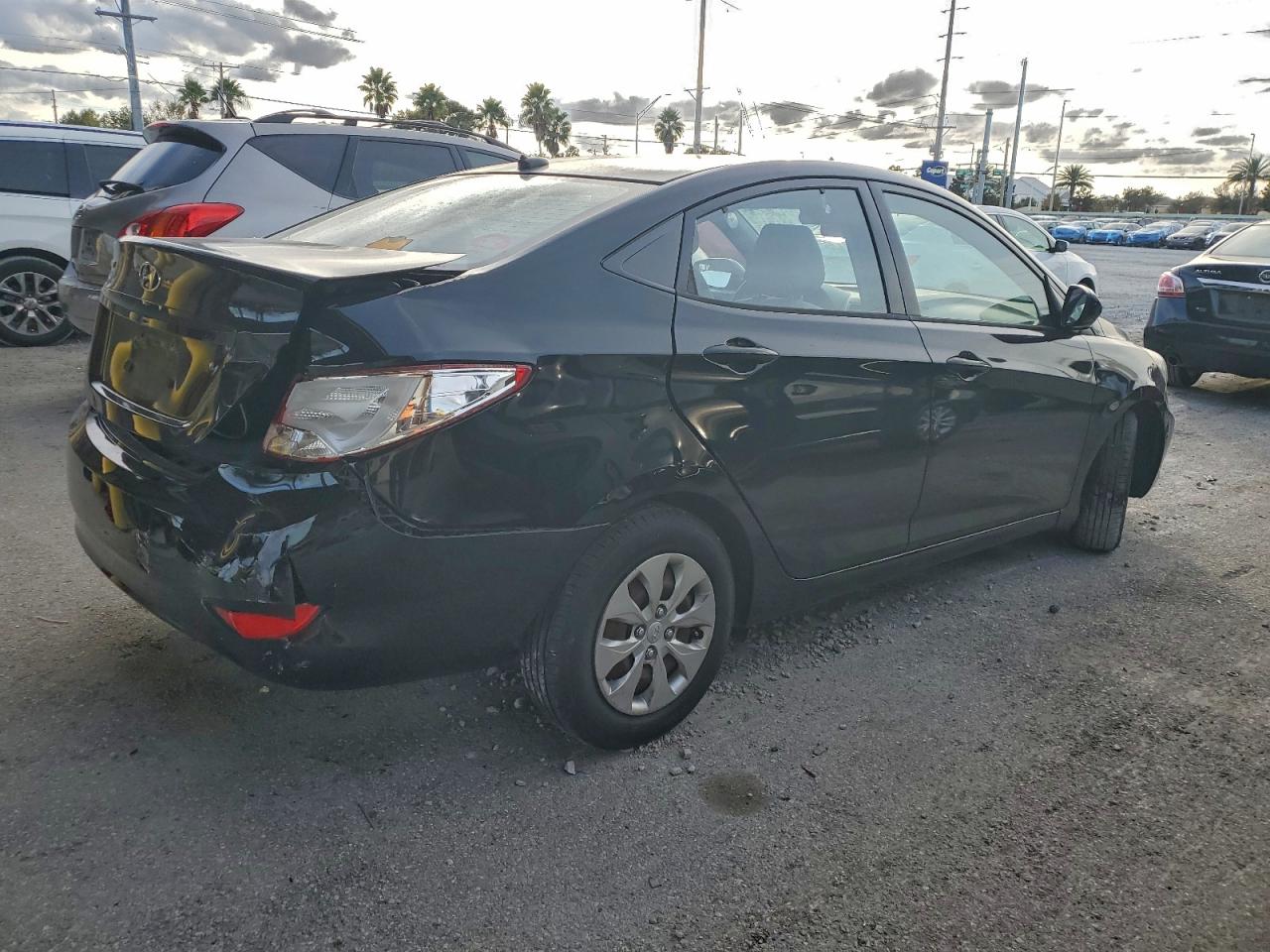 2015 HYUNDAI ACCENT GLS photo 3
