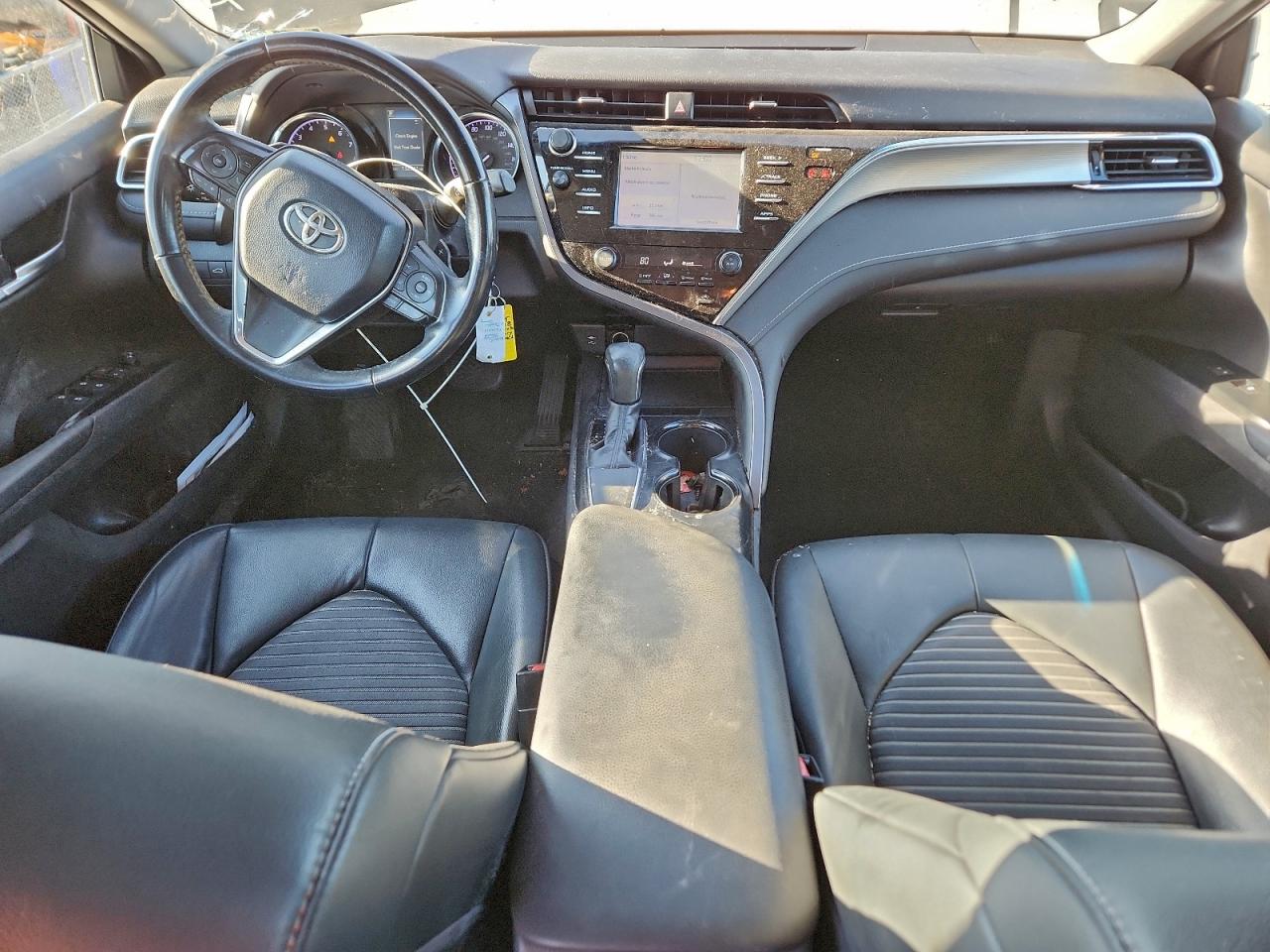 2018 TOYOTA CAMRY L photo 8