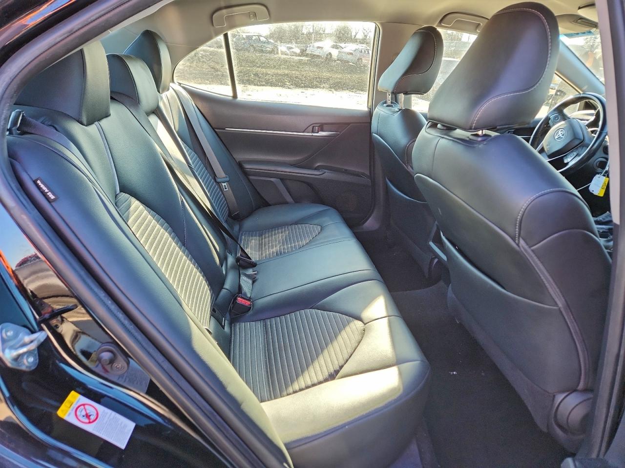 2018 TOYOTA CAMRY L photo 10
