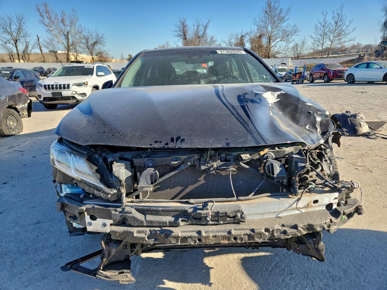 2018 TOYOTA CAMRY L photo 5