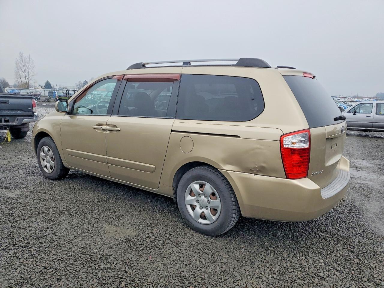 2006 KIA SEDONA EX photo 2