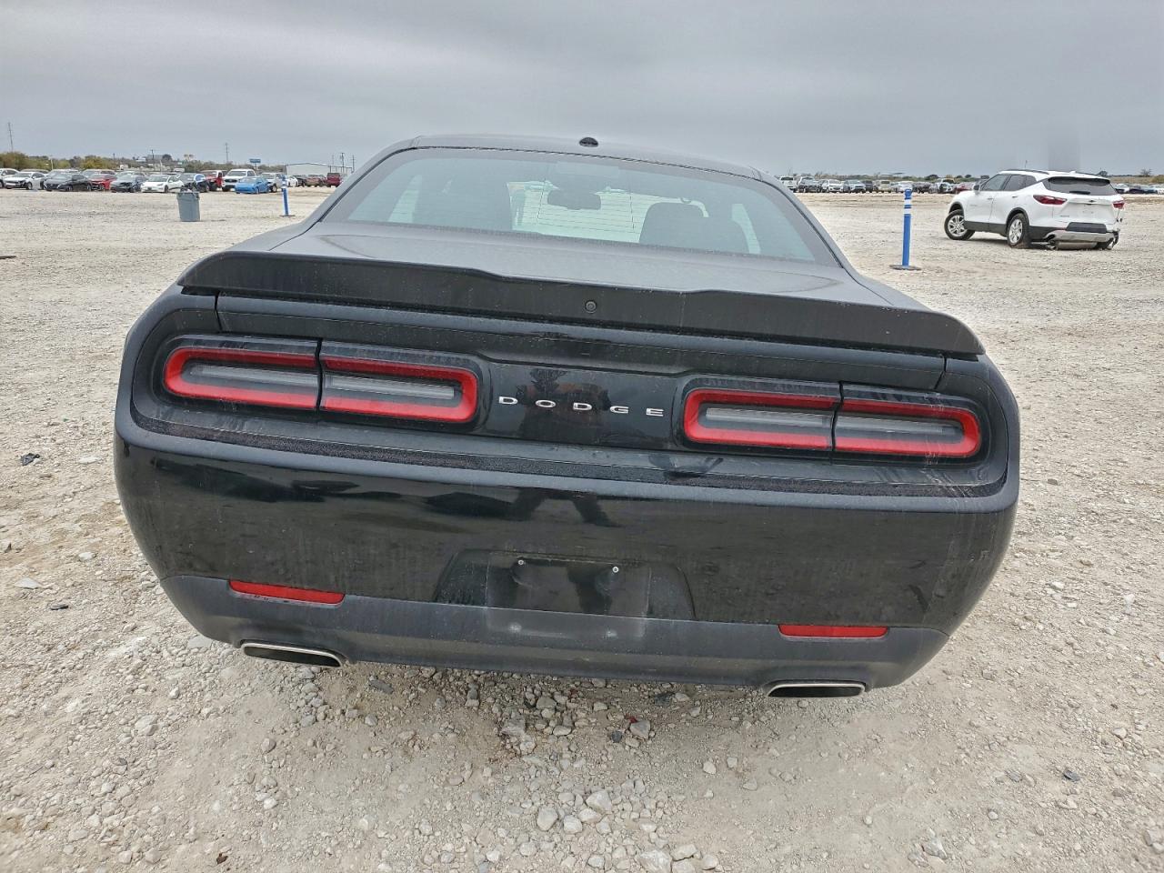 2023 DODGE CHALLENGER SXT photo 6
