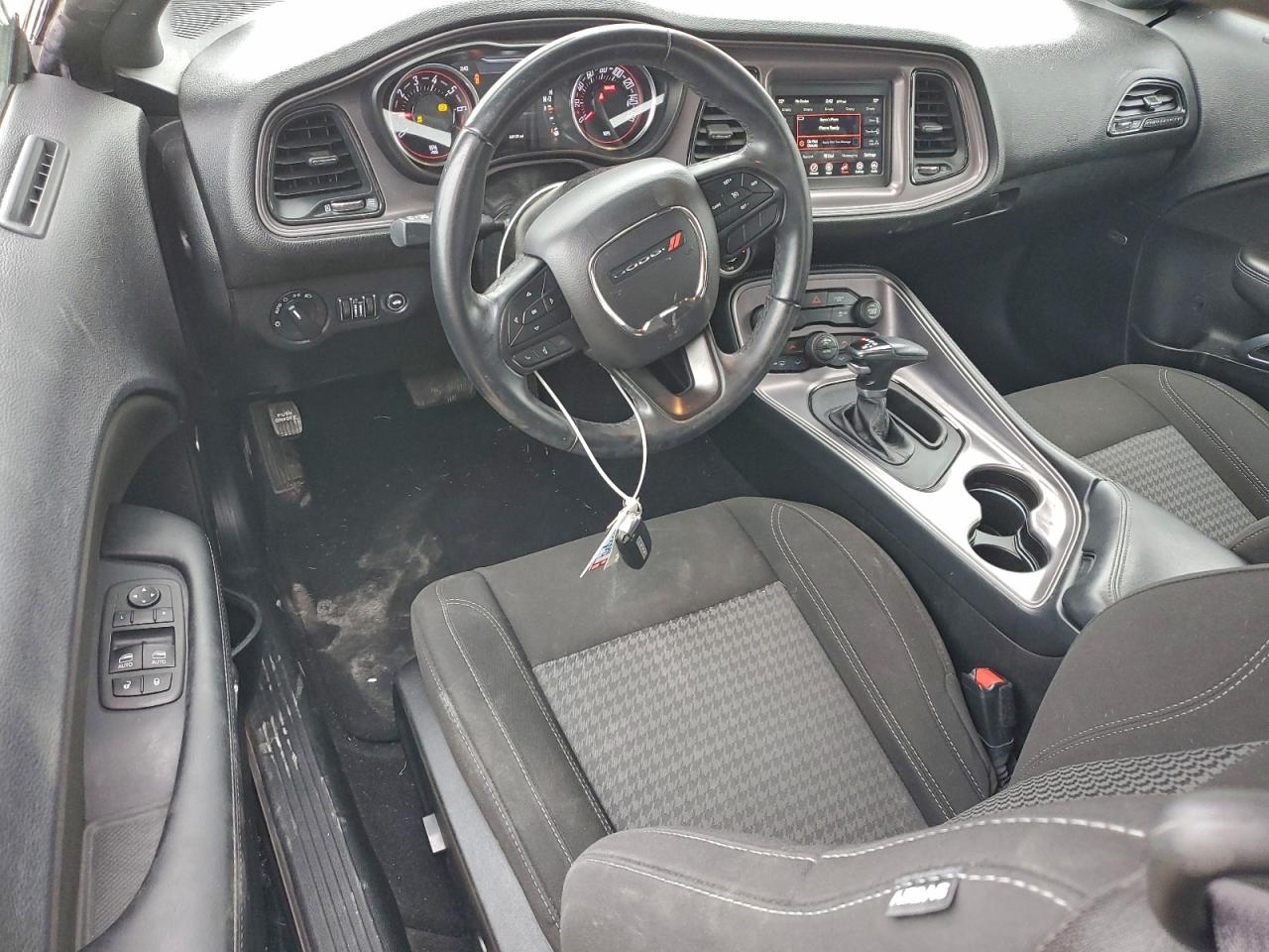 2023 DODGE CHALLENGER SXT photo 8